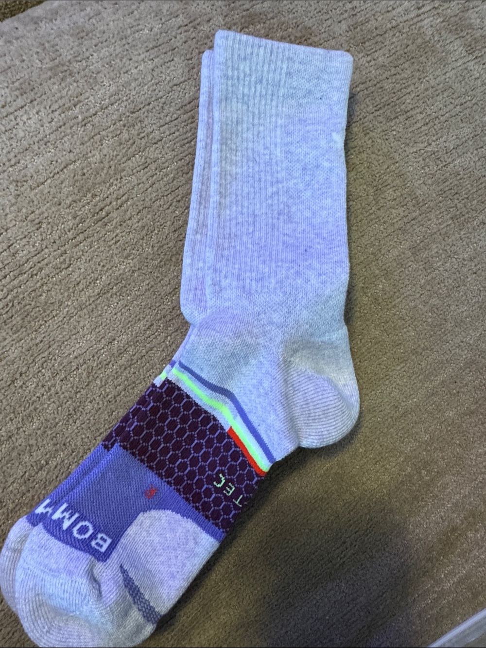 Bombas Unisex LG Light Gray Crew Socks with Rainbow Accent
